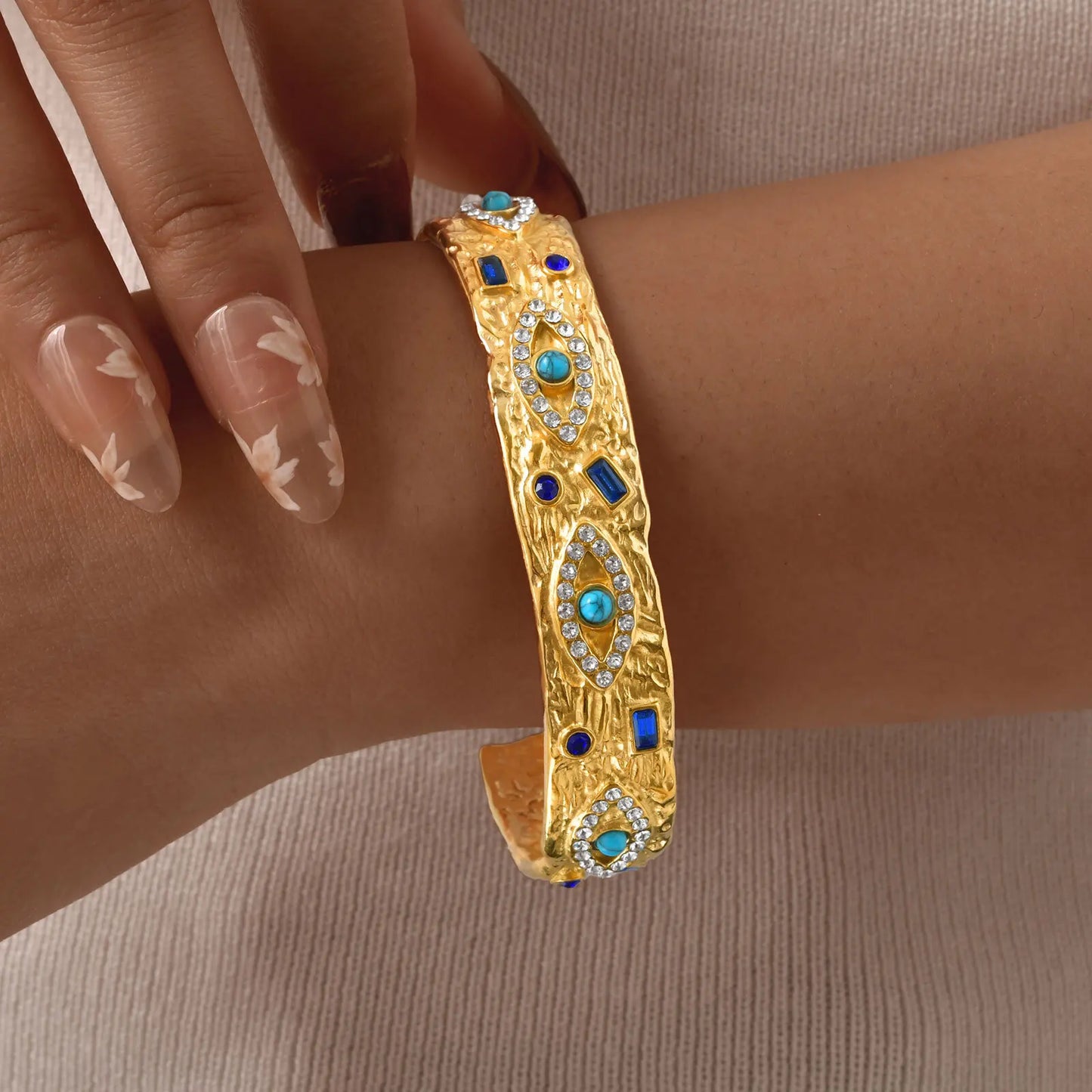 “ Nights“ cuff bracelet
